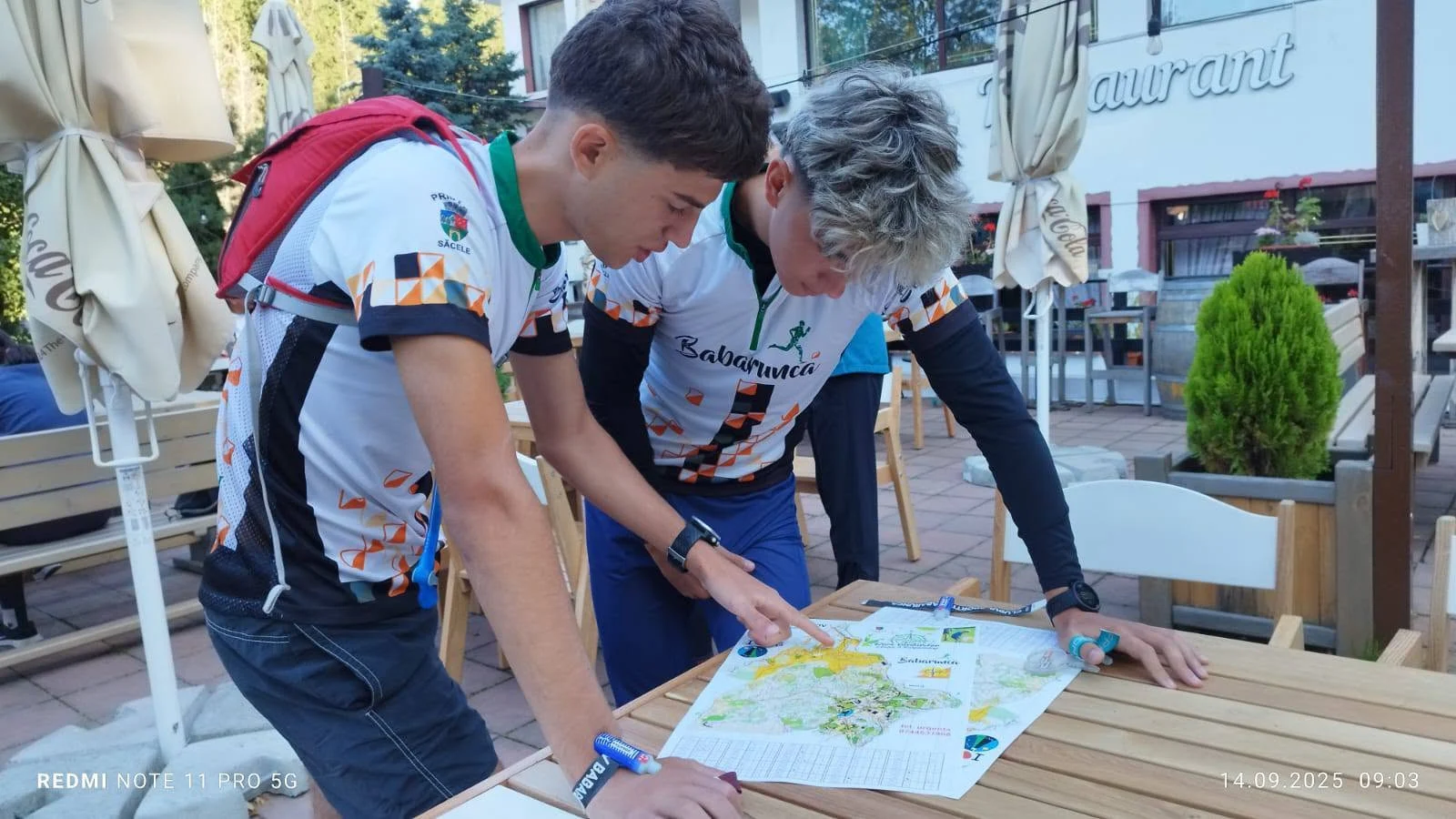 Rogaining team preparing a route